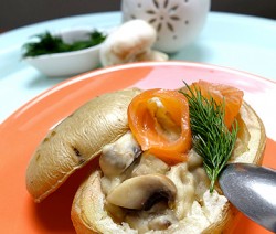 Pomme-de-terre-farcies-aux-champignons-de-Paris-et-Saumon-fume